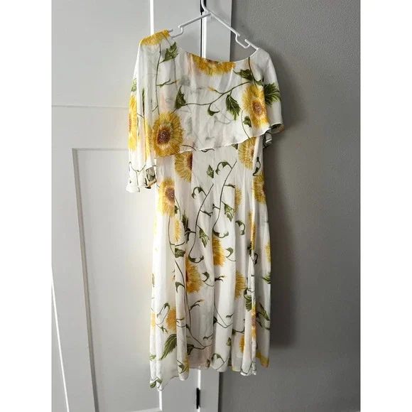 Maison Tara Floral Sunflower Maxi Dress Women's Flowy Chiffon Cape Overlay - Picture 1 of 5